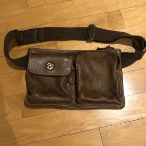 Roots belt bag